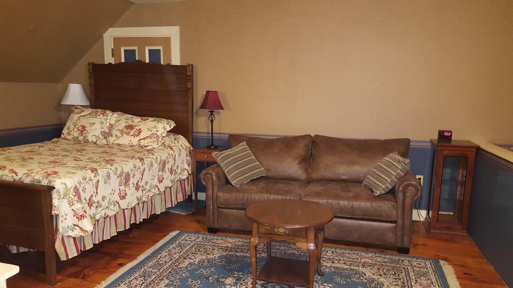 Holidae House Bed & Breakfast ベセル エクステリア 写真