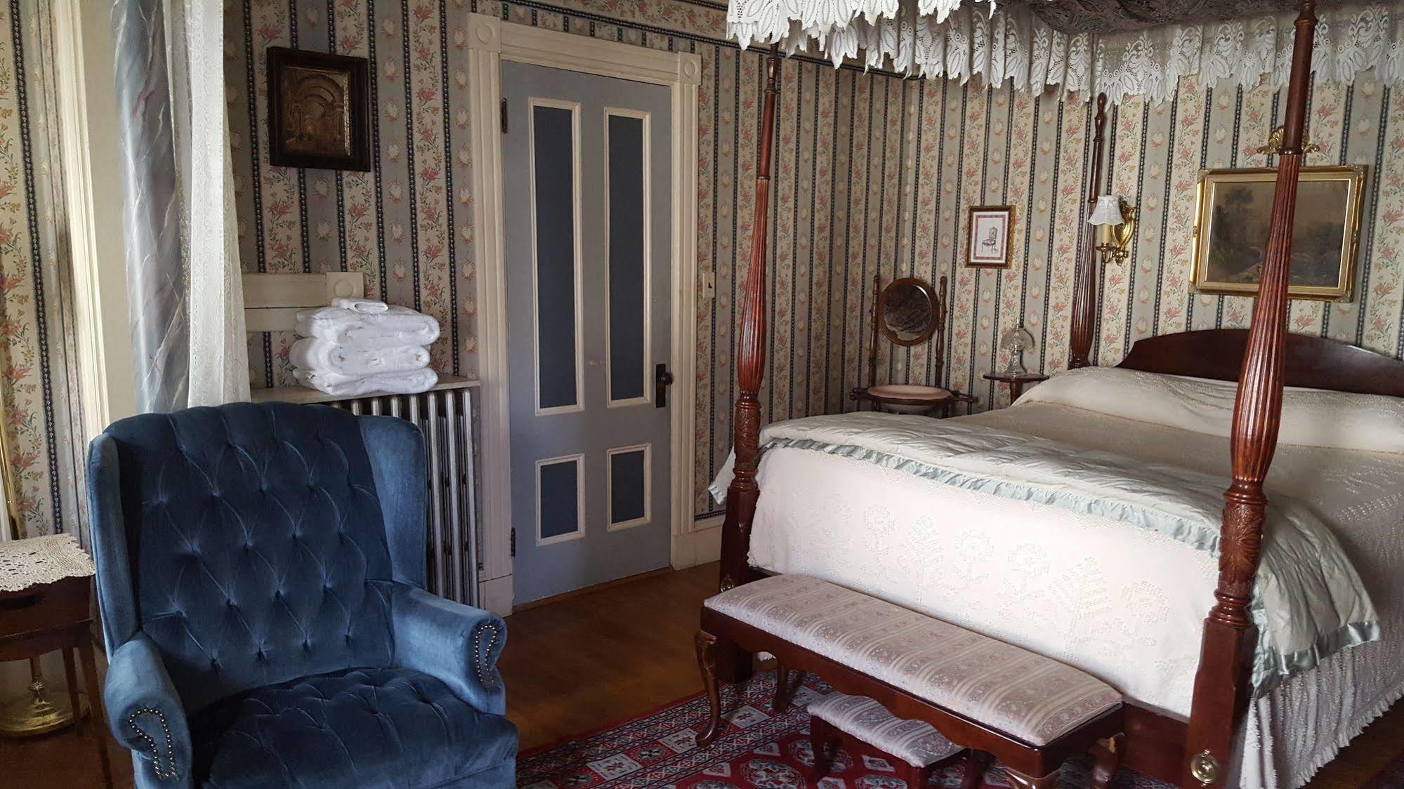 Holidae House Bed & Breakfast ベセル エクステリア 写真