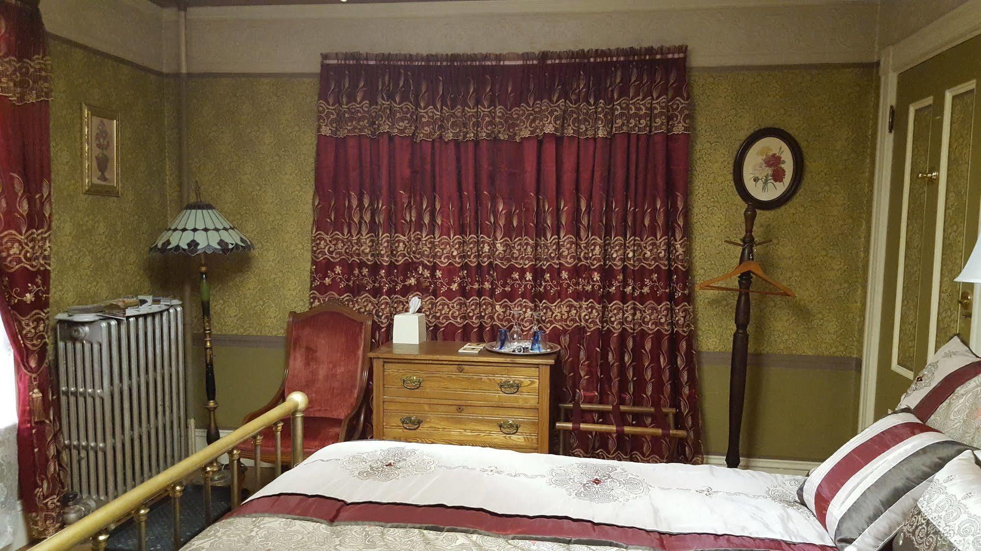 Holidae House Bed & Breakfast ベセル エクステリア 写真