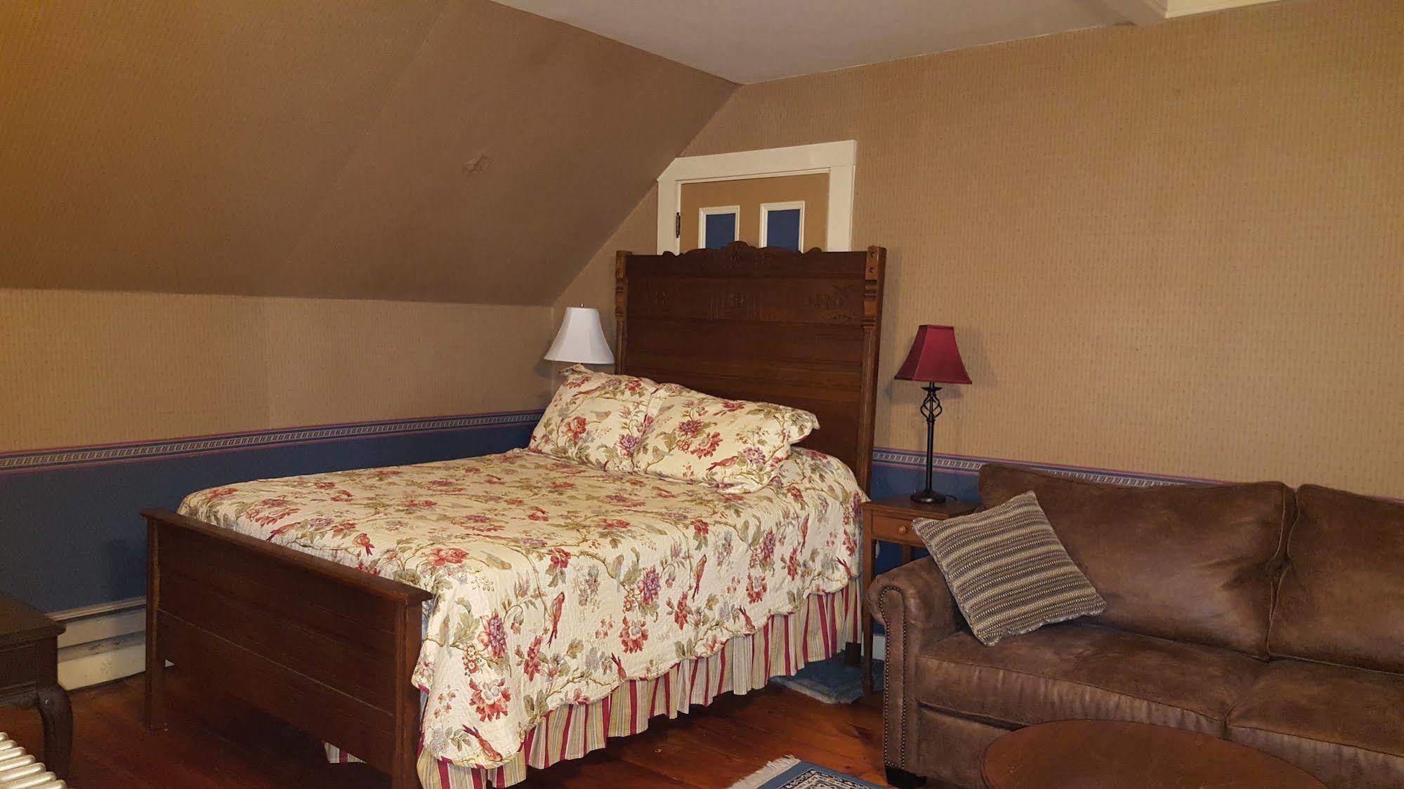 Holidae House Bed & Breakfast ベセル エクステリア 写真