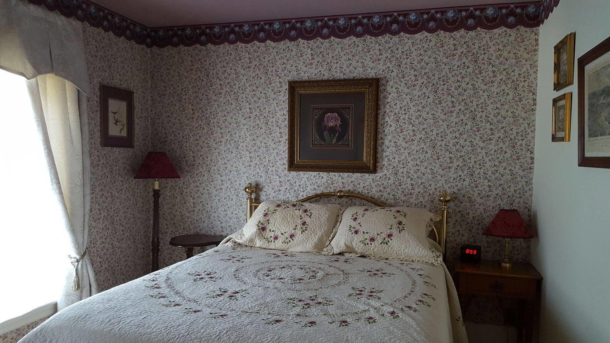 Holidae House Bed & Breakfast ベセル エクステリア 写真