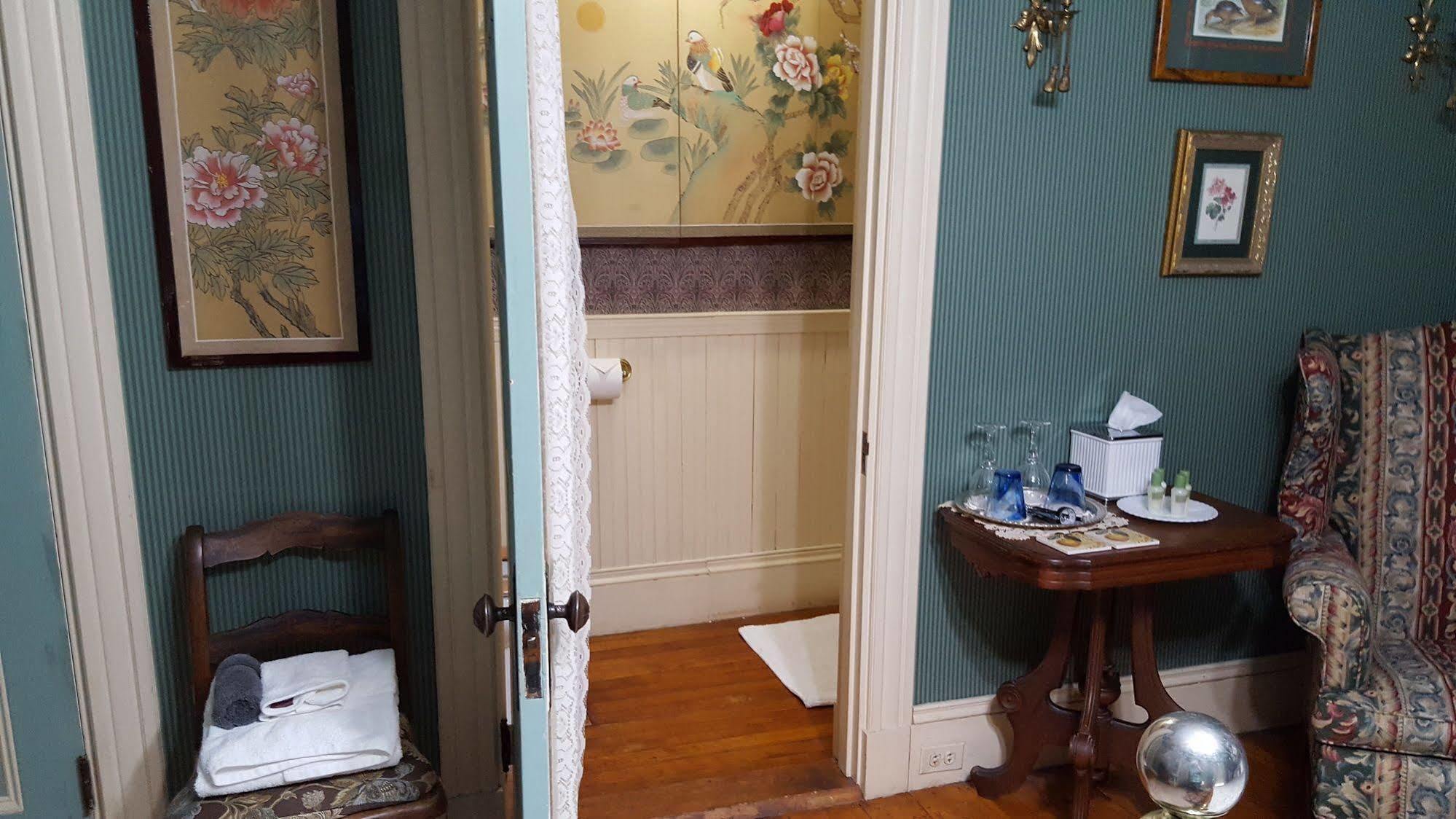 Holidae House Bed & Breakfast ベセル エクステリア 写真