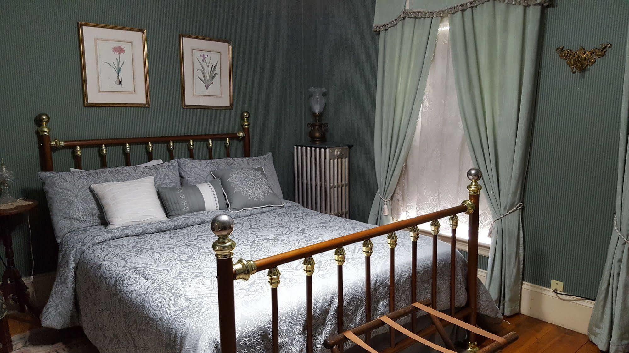 Holidae House Bed & Breakfast ベセル エクステリア 写真