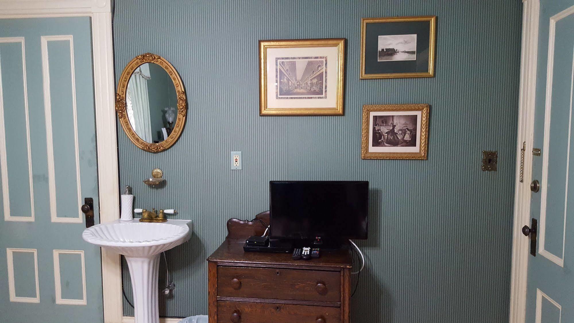 Holidae House Bed & Breakfast ベセル エクステリア 写真