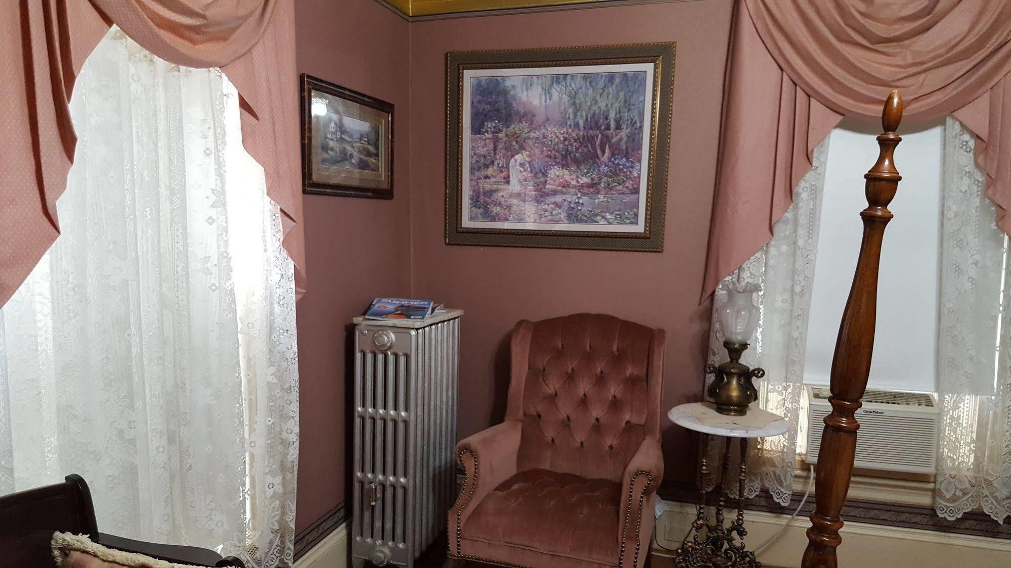 Holidae House Bed & Breakfast ベセル エクステリア 写真