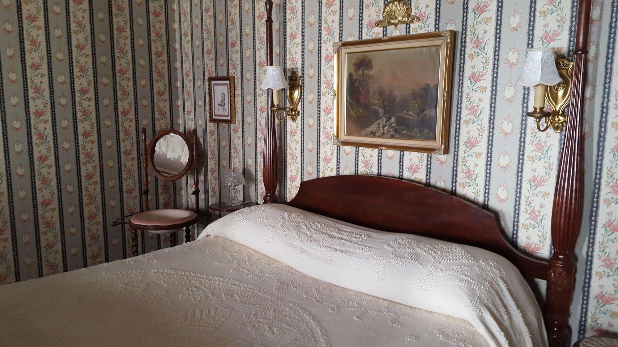 Holidae House Bed & Breakfast ベセル エクステリア 写真